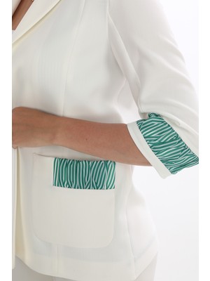 White Diamond Kadın 3/4 Kol Çizgili Detaylı Modern Kesim Blazer Ceket