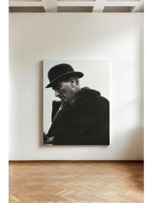 Kanvaspera Mustafa Kemal Atatürk - Fötr Şapkalı Portesi - Kanvas Tablo - Siyah Beyaz Tarihi Duvar Dekorasyonu
