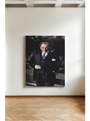 Kanvaspera Atatürk - Kanvas Tablo - Renkli, Çekicilik ve Önderlik Temalı Duvar Dekorasyonu