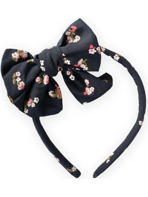 Cigit Büyük Fiyoklu Taçlı Siyah Çiçekli