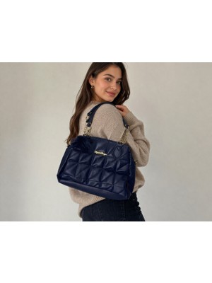 Parmedix Kadın Kapitone Desenli Zincir Askılı El ve Omuz Çantası – Günlük Şık Tasarım