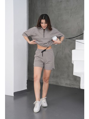 Dı Loria Kadın Gri Rahat Kesim Fermuarlı Sweat Şortlu Takım