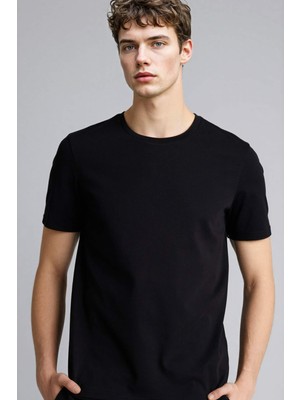DeFacto Nefes Alabilir %100 Pamuk Slim Fit Bisiklet Yaka Premium Kısa Kollu Tişört G7690AX26SM