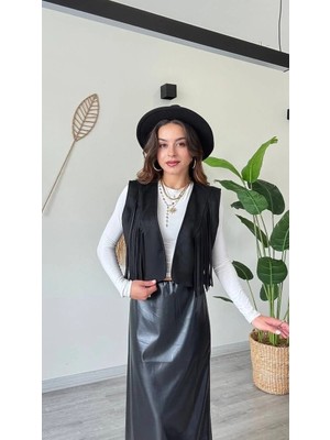 Püskül Detaylı Modern Yelek – Güçlü ve Özgür Stil-Siyah