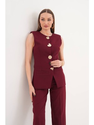 Gold Düğme Detaylı Yelek Pantolon Takım – Şık ve Modern Kadın Kombin