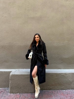 Premium Kürk Yakalı ve Kürk Manşetli Kuşaklı Uzun Kaşe Kaban