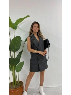 Güçlü Siluetli Antrasit Kruvaze Yelek – Modern & Zamansız Şıklık