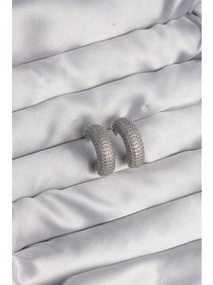 Oska Global Pirinç Gümüş Renk Zirkon Taşlı Yarım Halka Küpe - Lisinya