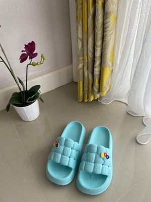 Renkli Charmlı Turkuaz Terlik