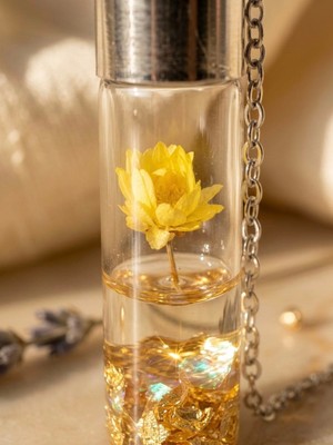 Meneva Aksesuar Cam Şişe Içinde Kurutulmuş Sarı Çiçekli Kristal Kolye