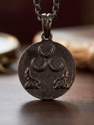 Meneva Aksesuar Bozkurt ve Üç Hilal Detaylı Antik Gümüş Renk Kaplama Kolye