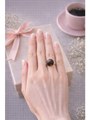 Mugusa Hediyelik Kahverengi Renkli Kedi Gözü Taşlı Minimal Gümüş Yüzük - Işığa Göre Parlayan, Ayarlanabilir