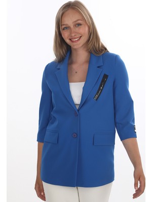 White Diamond Kadın Iki Düğmeli Yakası Detaylı Blazer Ceket