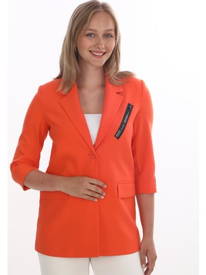 White Diamond Kadın Iki Düğmeli Yakası Detaylı Blazer Ceket