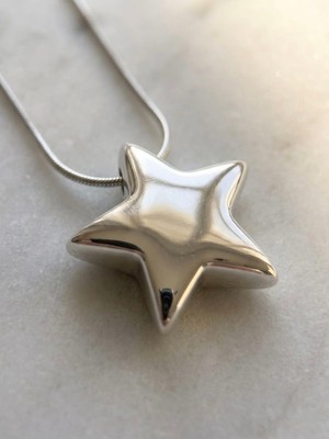 Meneva Aksesuar 3D Puf Yıldız Figürlü Gümüş Silver Renk Çelik Kolye
