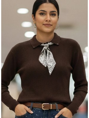 Kahve Fularlı Yaka Kazak
