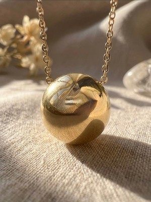 Küre Figürlü Altın Gold Renk Modern Çelik Kolye