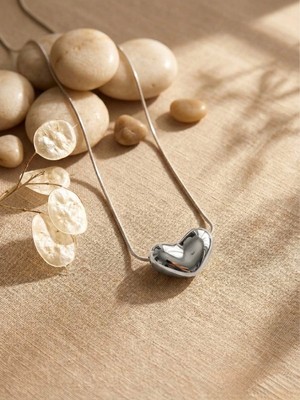 Meneva Aksesuar Minimalist Bombeli Kalp Figürlü Gümüş Silver Renk Çelik Zincirli Kolye