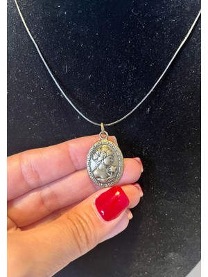 Vintage Takı Siyah Deri Ipli Gümüş Kaplama Antik Çağ Anne Kız Figürlü Modern Kolye