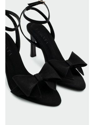 Laminta Wanbi Fiyonk Detaylı Kadın Siyah Saten Topuklu Ayakkabı