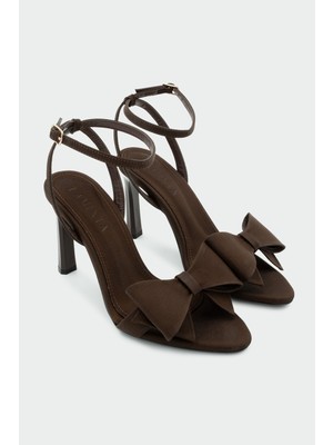 Laminta Wanbi Fiyonk Detaylı Kadın Acı Kahve Saten Topuklu Ayakkabı