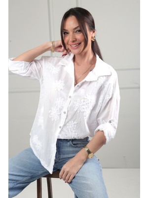 By Saygı Kadın Italyan Yıldız Çiçeği Kabartmalı Nakış Detaylı Cotton Gömlek