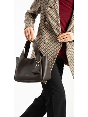 MEGA Büyük Boy Siyah Aksesuarlı Yumuşak Suni Deri Kadın Kol Çantası