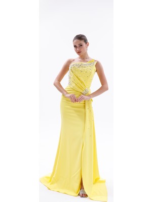 Bdm Exclusive Asimetrik Drape Inci Taş Aplikeli Yırtmaçlı Krep Abiye Elbise