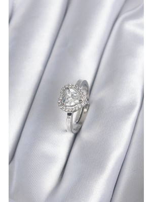 Eco Lounge Pirinç Gümüş Renk Zirkon Taşlı Kalp Charm Model Kadın Yüzük