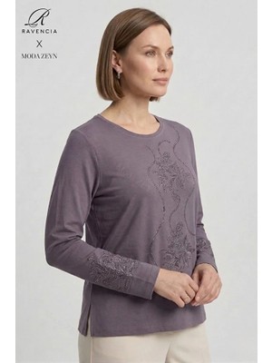 Ravencia Kadın Sarmal Yaprak Desenli Yaka ve Etek Taşlı Işlemeli Yırtmaçlı Likralı Anne Penye Bluz