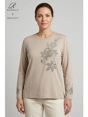 Ravencia Kadın Renkli Çiçek Yaprak Desenli Yaka ve Etek Taşlı Işlemeli Yırtmaçlı Likralı Anne Penye Bluz