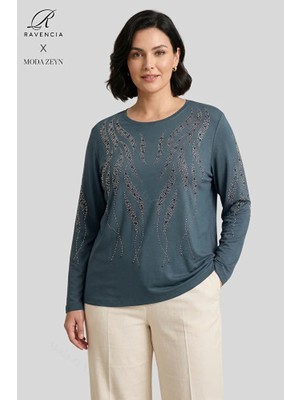 Ravencia Kadın Sarmal Çubuk Desenli Yaka ve Etek Taşlı Işlemeli Yırtmaçlı Likralı Anne Penye Bluz