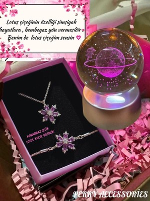 PremiumPort Mor Lotus Çelik Kolye ve Bileklik ile Kar Küresi Hediye Seti