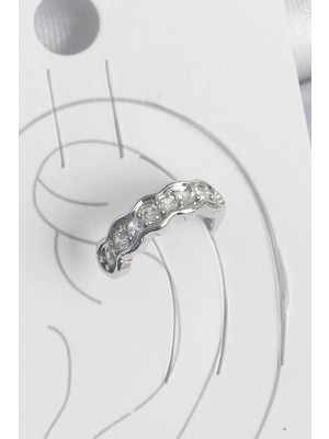 İlk El Grup Ietaks™ Pirinç Gümüş Renk Zirkon Taşlı Kıkırdak Model Kadın Küpe