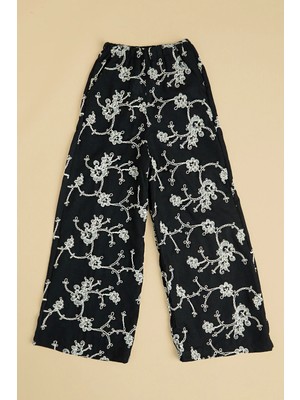 FullaModa Çiçek Nakışlı Keten Görünümlü Kız Çocuk Pantolon