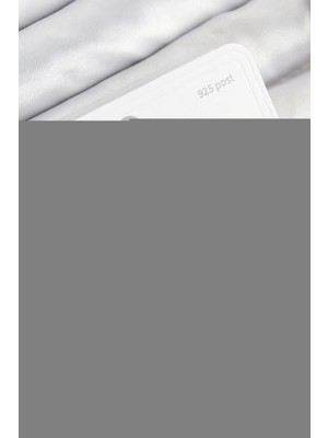 İlk El Grup Ietaks™ Pirinç Zirkon Taşlı Sallantılı Kare Model Gold Renk 925 Ayar Gümüş Çivi Kadın