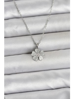 Pileli Store 316L Çelik Zincir Gümüş Renk Yonca Model Kadın Kolye