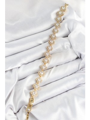 Senka Mey Ithalat® Pirinç Zirkon Taşlı Yonca Baget Model Gold Renk Vip Seri Kadın Bileklik