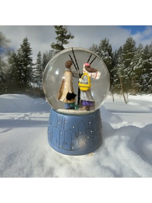 PremiumPort Işıklı ve Müzikli Büyük Boy Kar Küresi, Büyüleyici Dekorasyon Ürünü