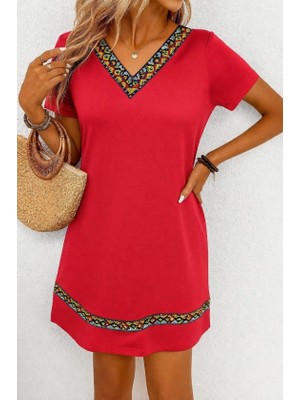 Modi Green Viskon Kadın Zarif Duruş Kısa Kollu V Yakalı Etnik Desen Şerit Detaylı Elbise