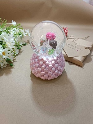 PremiumPort Parlak Işıklı Müzikli Kar Küresi, Büyüleyici ve Şık Dekorasyon Parçası