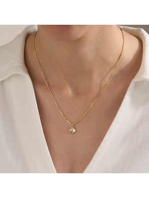 Gold Marley Minimal Çiçek Kabartmalı Kolye – 14 Ayar Altın