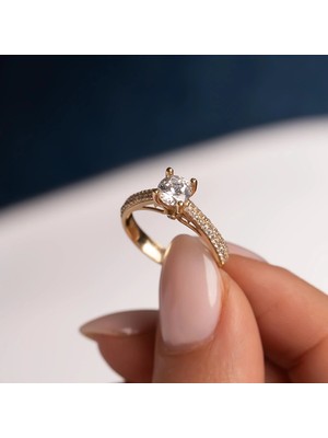 Hakan Mücevherat Kenarları Taşlı 14 Ayar Altın Tektaş Yüzük