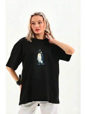 Modi Green Sırt Baskılı Kadın Günlük Stil Siyah - Survivor Penguin Temalı, Felsefi Yazılı Bisiklet Yaka Tişört Oversize Tişört