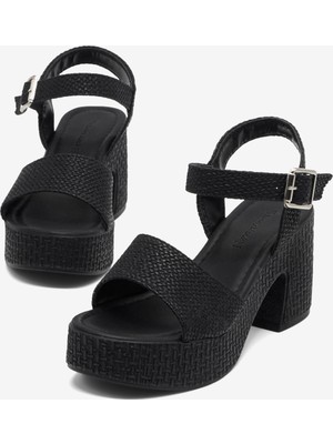 Tonny Black Kadın Siyah Rahat Kalıp Örme Şeritli Tokalı Ayakkabı