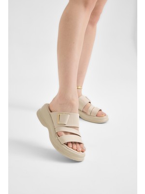 Tonny Black Kadın Bej Rahat Kalıp Tokalı Çift Bantlı Terlik