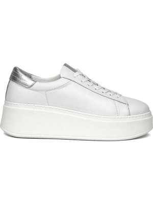 Celal Gültekin Kadın Beyaz Bağcıklı Kalın Tabanlı Deri Sneaker