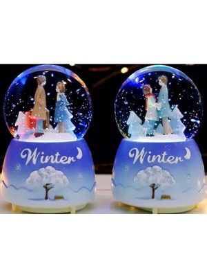 PremiumPort Orta Boy Romantik Aşıklar Temalı Müzikli ve Işıklı Kar Küresi
