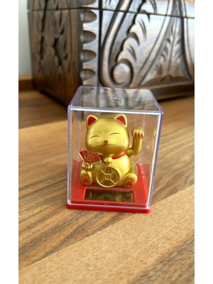Miamantra Maneki Neko (Şans Kedisi) Mat Gold Renk Pati Sallayan Güneş Enerjili Dekor