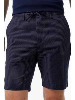 Lacoste Men's Slim Fit Navy Bermuda Shorts Erkek Dar Kesim Pamuk Bermuda Şort Lacivert